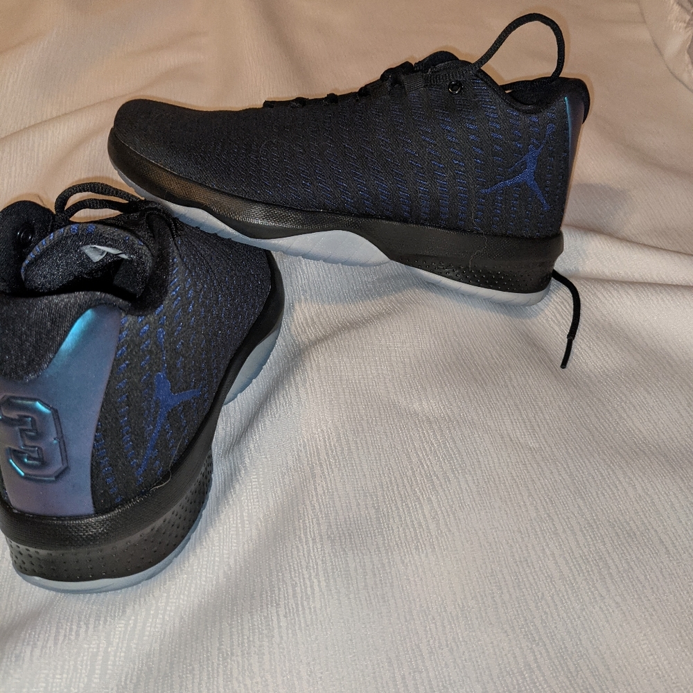 New Jordan B. Fly sneakers